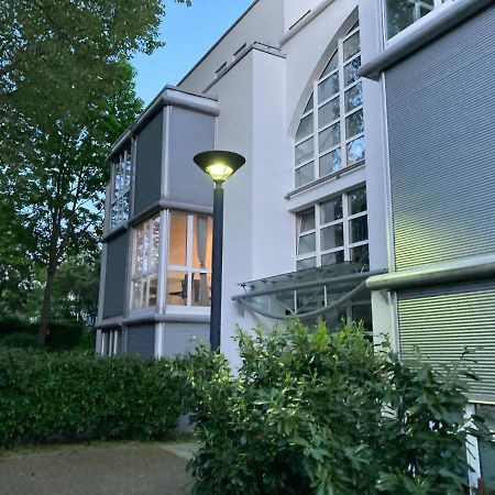 Homeoffice Business Nature view mit Parkplatz Zentral, Hauptbahnhof und Küche Wiesbaden Exterior foto